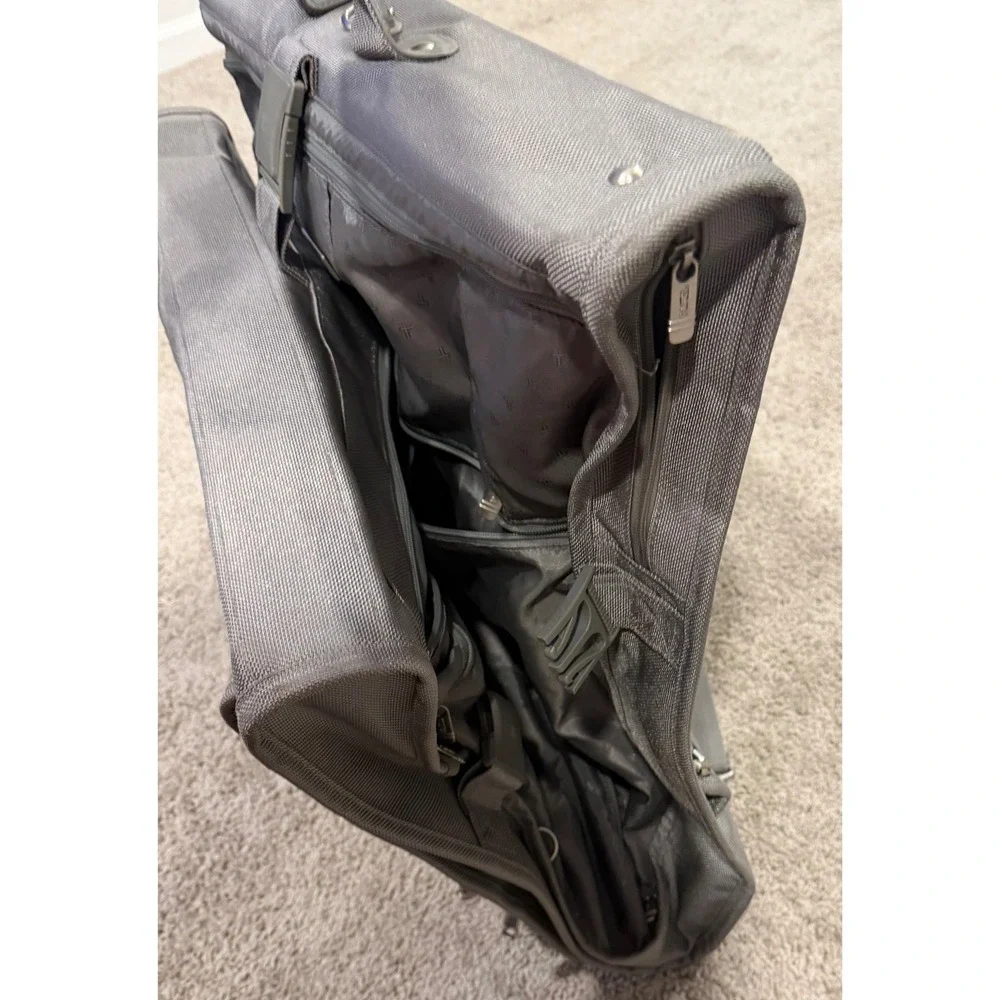 Tumi Alpha Grey Ballistic Nylon Tri-Fold Garment Bag Travel Suit Carrier Luggage